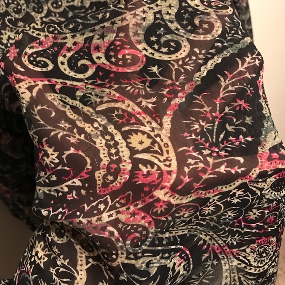 🌻FANG Semi Sheer Paisley V Neck Tunic - Picture 8 of 9